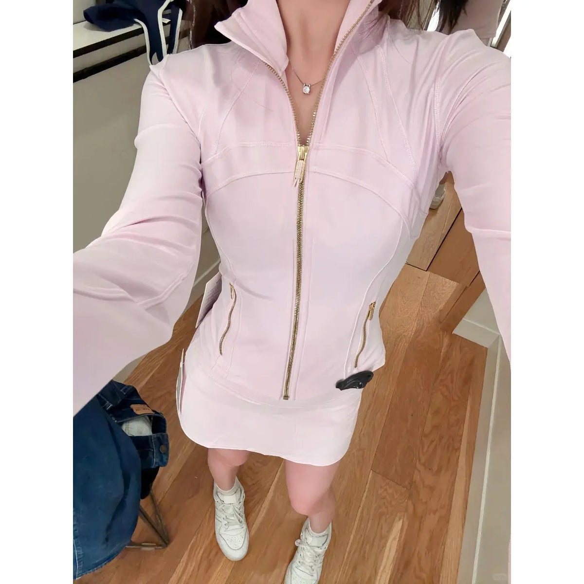 Women's Slim Fit Full Zip Workout Jacket with Thumb Holes and Zipper Pockets